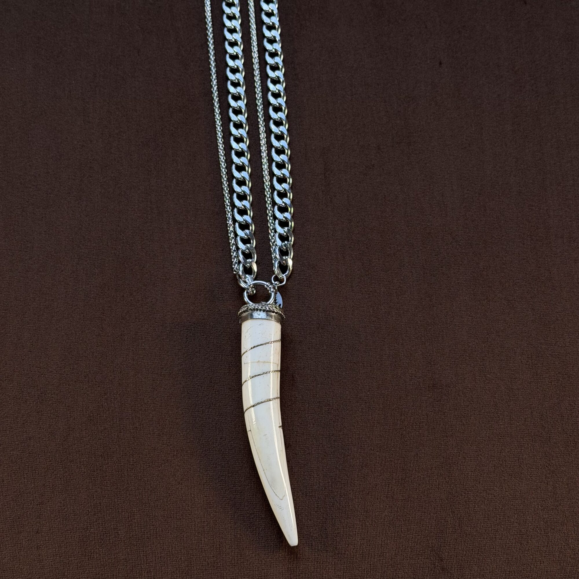 GIPSY Nomadfang - Catena 37 cm in osso di bufalo, silver