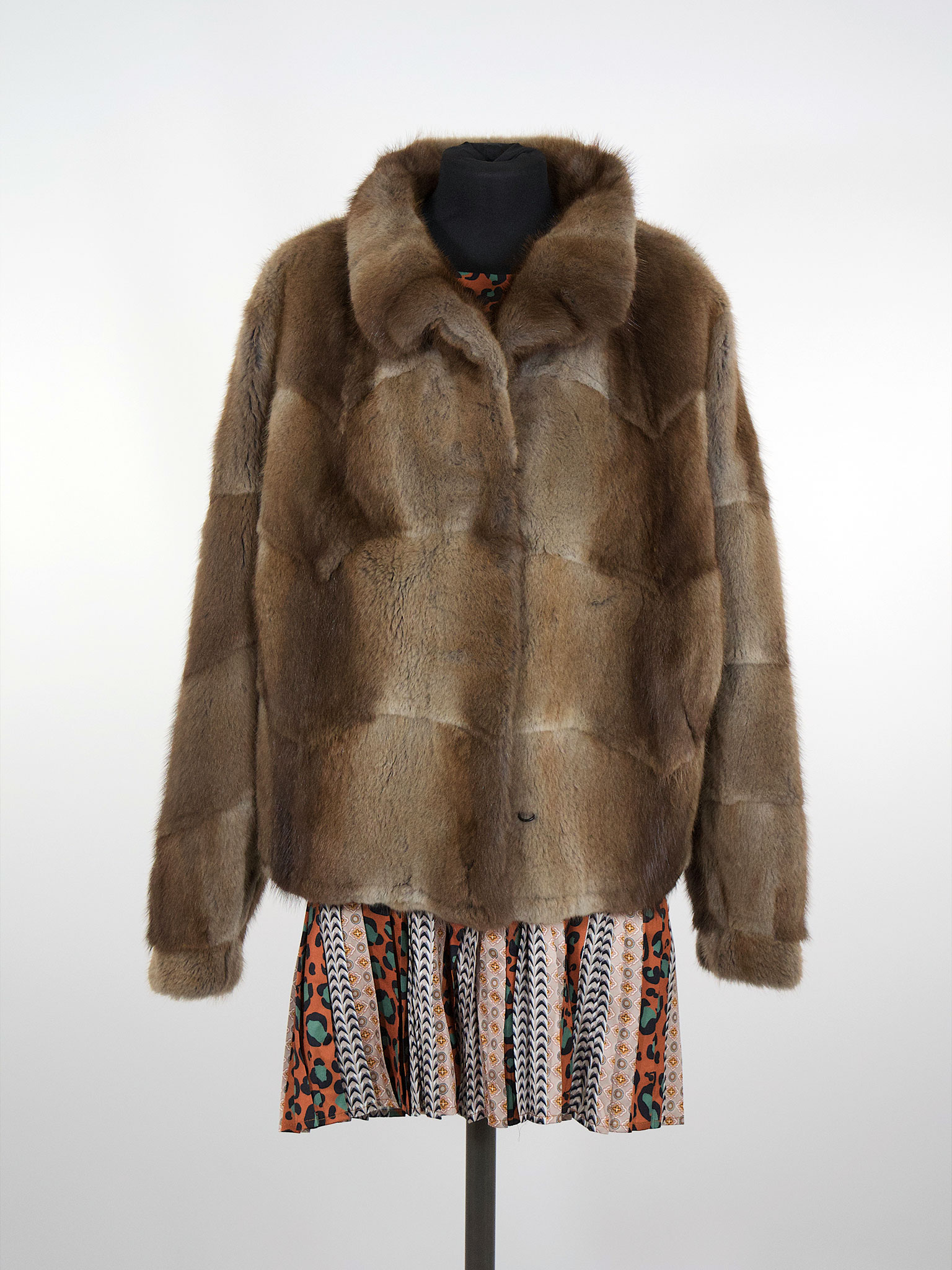 Pelliccia Vintage Marrone Chiaro Donna – Collo Avvolgente, Taglio Corto a Pannelli