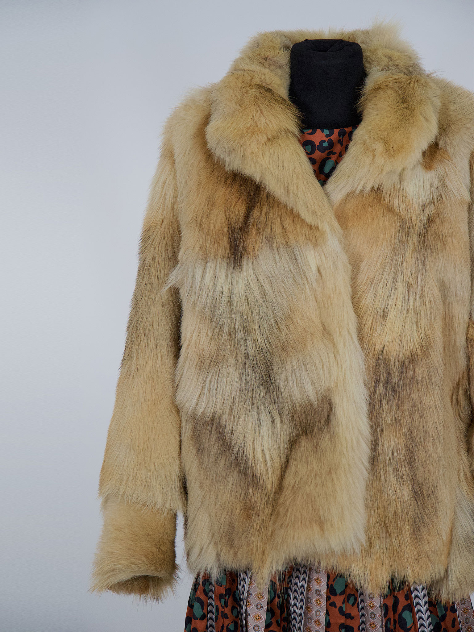 Pelliccia Vintage Beige/Miele Donna – Sfumature Naturali, Collo Ampio, Taglio Corto - immagine 2